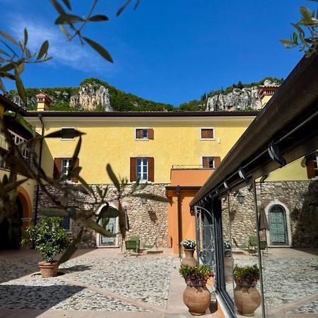 Corte Impero Hotel & Restaurant Affi Bagian luar foto