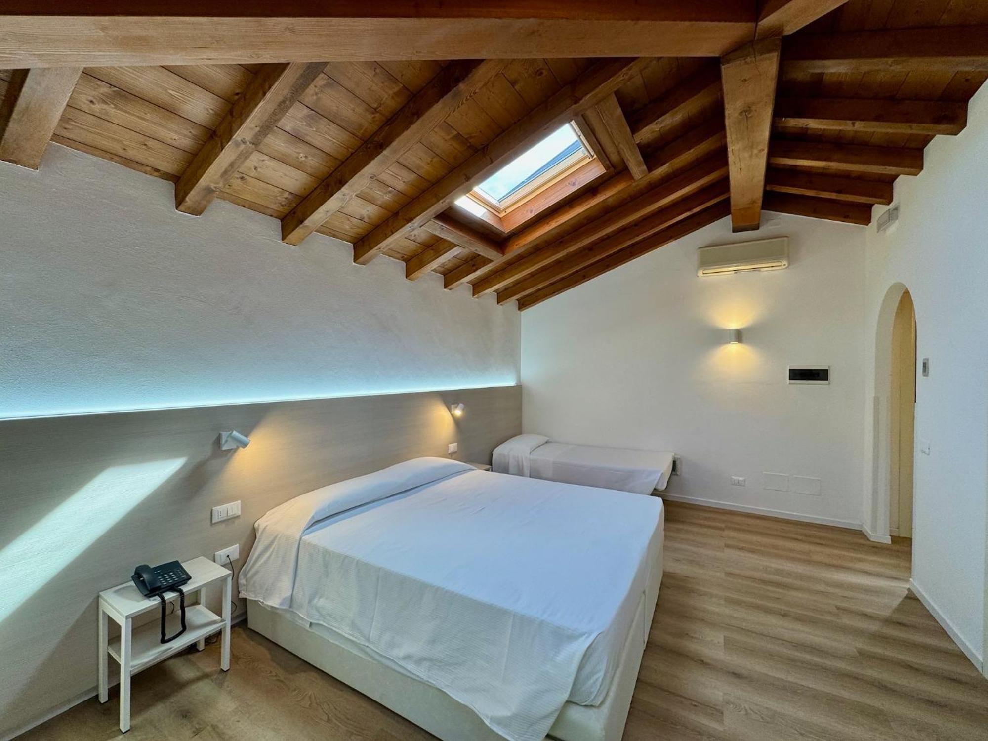Corte Impero Hotel & Restaurant Affi Bagian luar foto