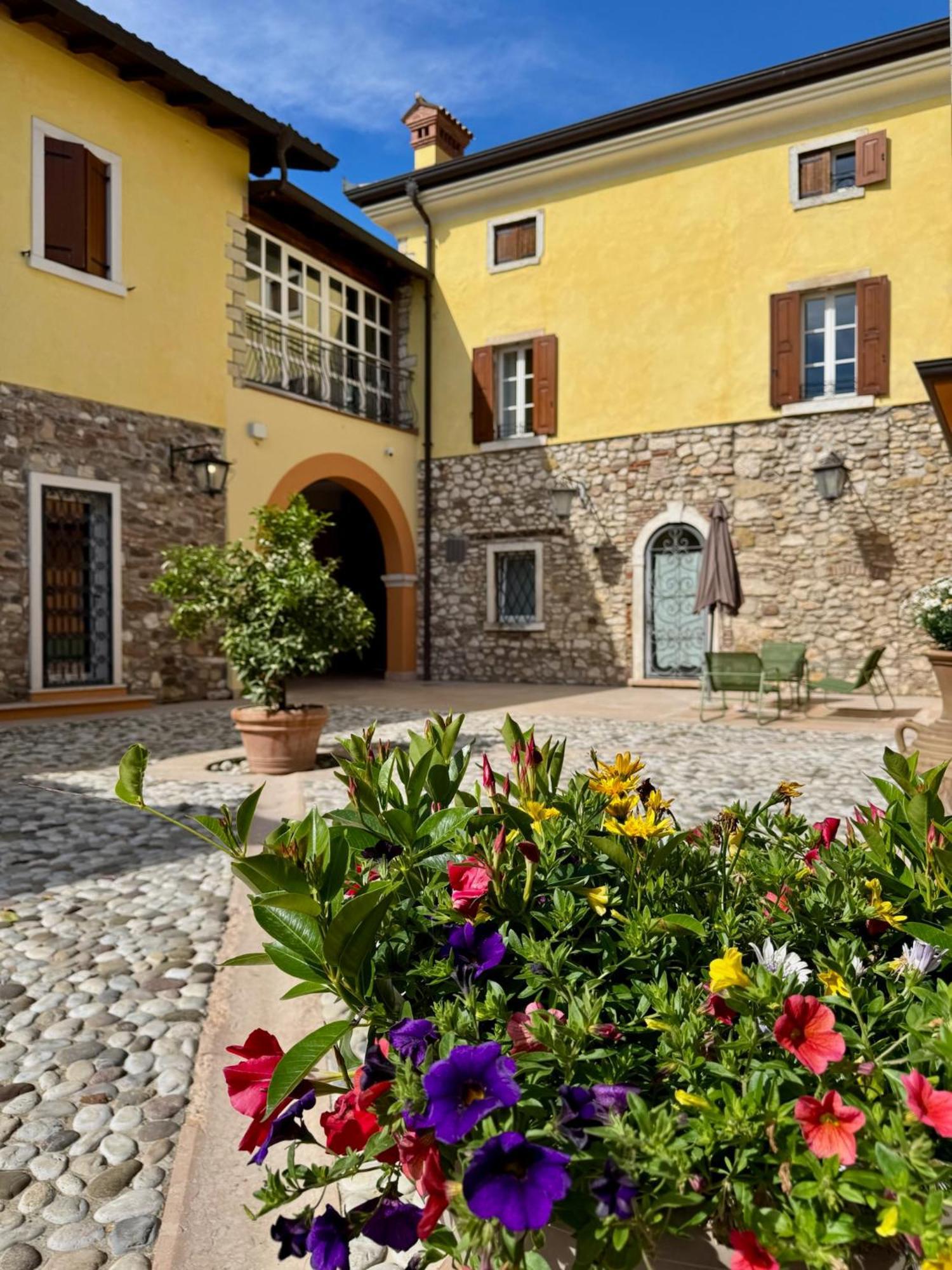 Corte Impero Hotel & Restaurant Affi Bagian luar foto
