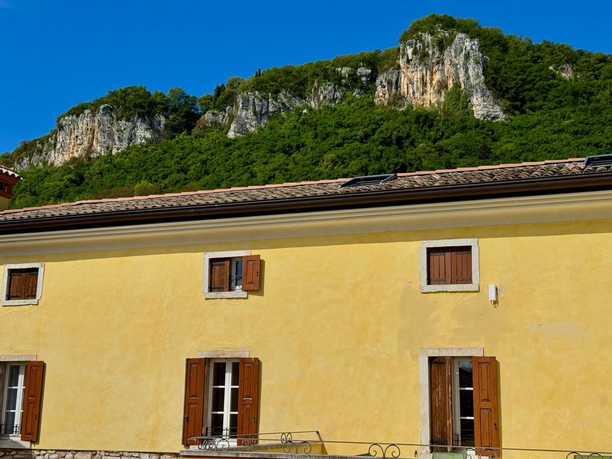 Corte Impero Hotel & Restaurant Affi Bagian luar foto