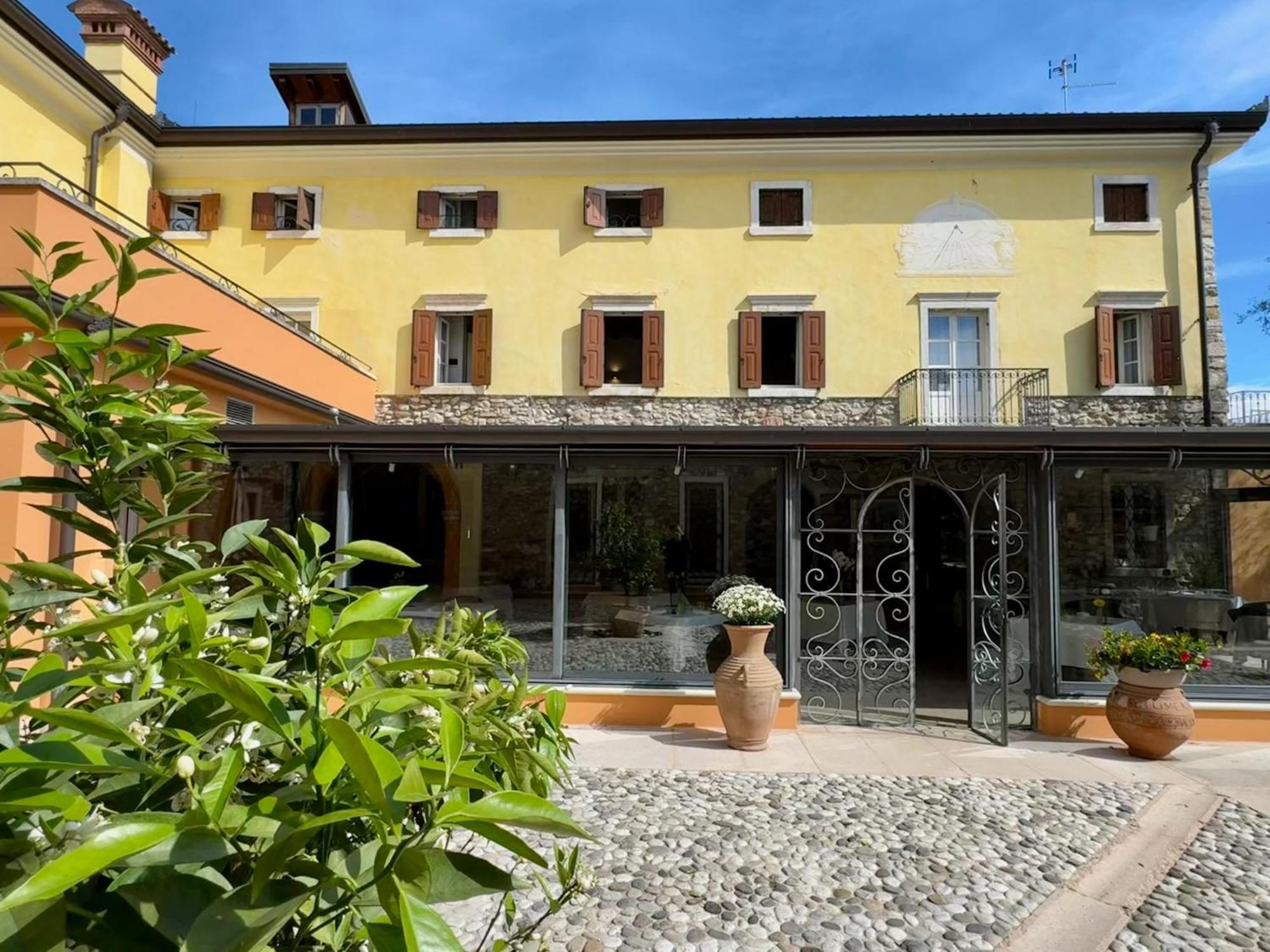Corte Impero Hotel & Restaurant Affi Bagian luar foto