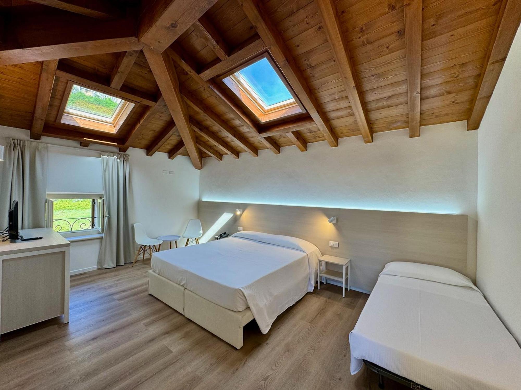 Corte Impero Hotel & Restaurant Affi Bagian luar foto